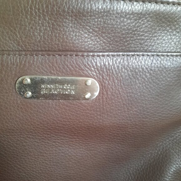 Kenneth Cole Reaction crossbody leather bag - Picture 5 of 8